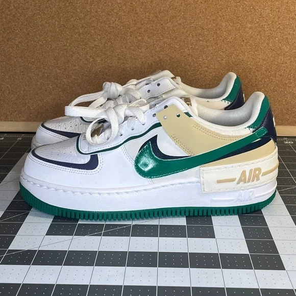 Nike Af1 shadow brand new
White/Malachite/Sesame/Midnight Navy
NWOT - Picture 5 of 13